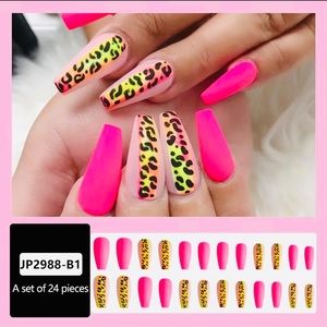 Stay fresh with this 24 Pcs hot pink cheetah print